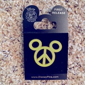 Disney Mickey Mouse Ears Peace Sign Trading Pin